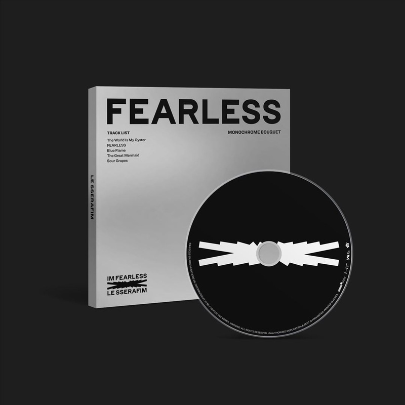 1st Mini Album ‘FEARLESS’ [Monochrome Bouquet Ver.]